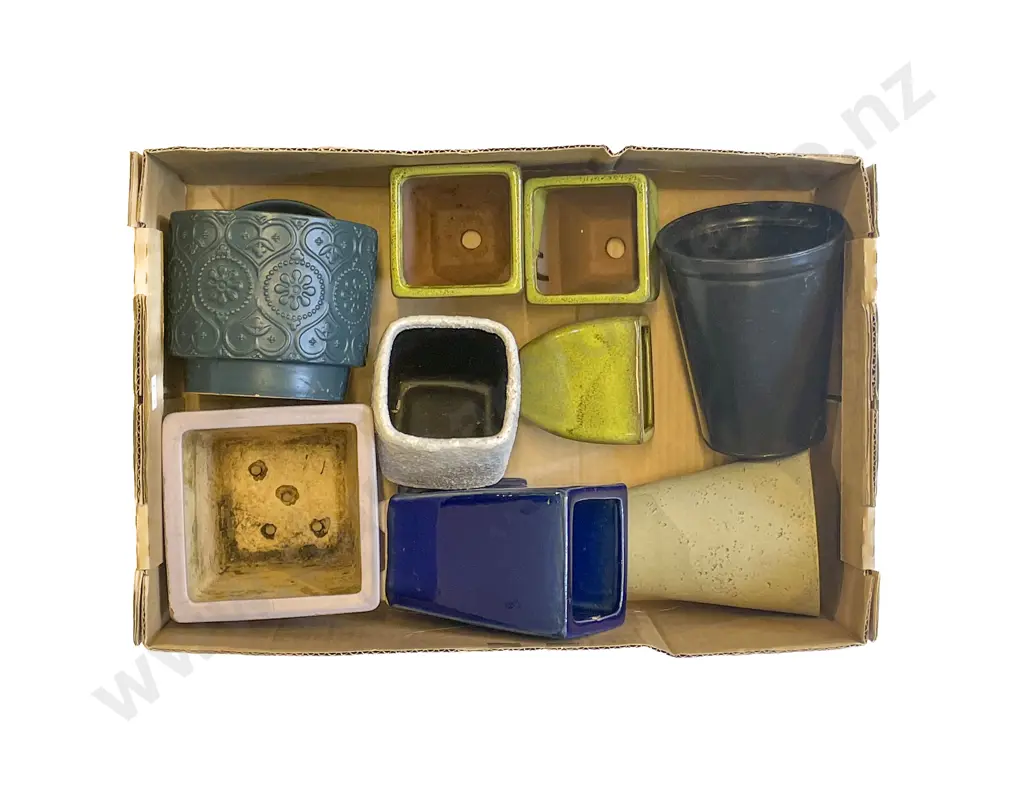 Qty of Assorted Small Plant Pots Image 1++