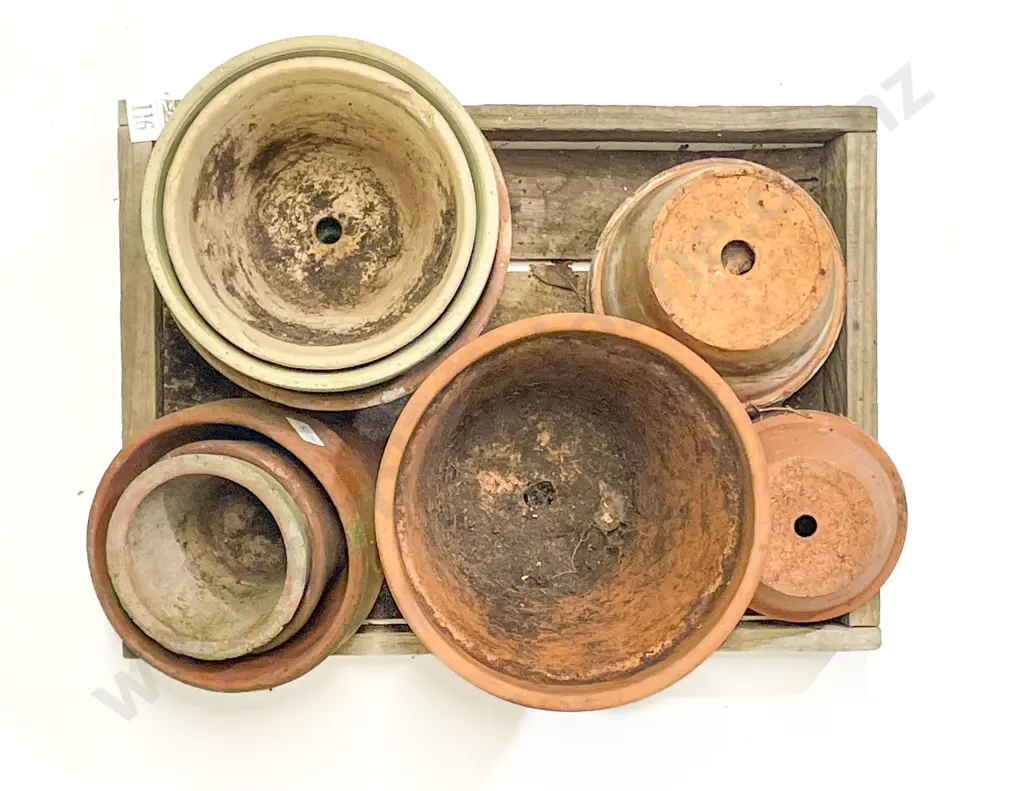 Qty of Assorted Garden Pots Image 1++