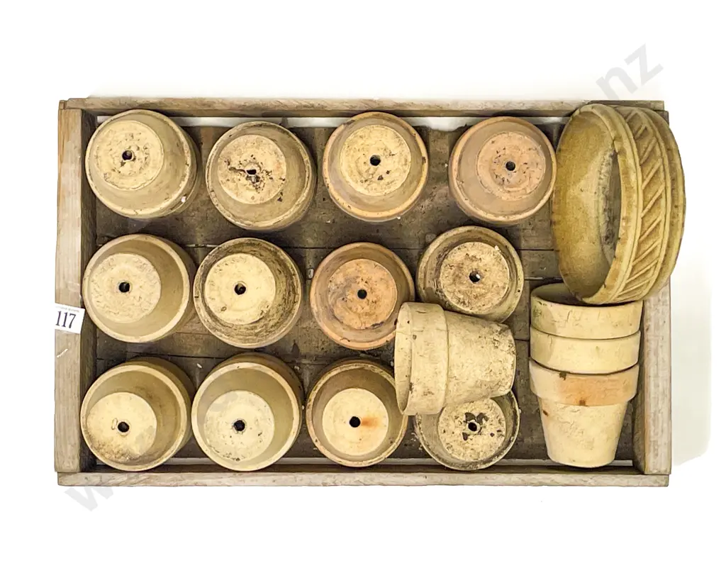 Qty of Assorted Small Garden Pots Image 1++
