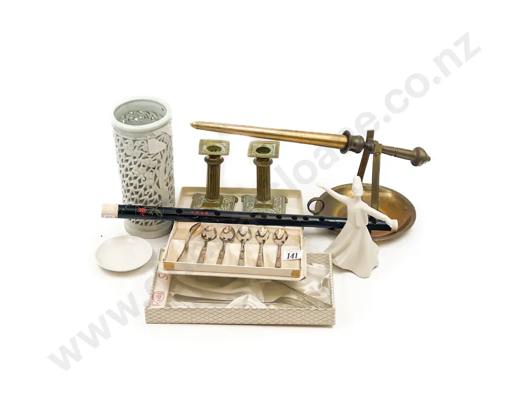Qty of Assorted incl Candlesticks Image 1++