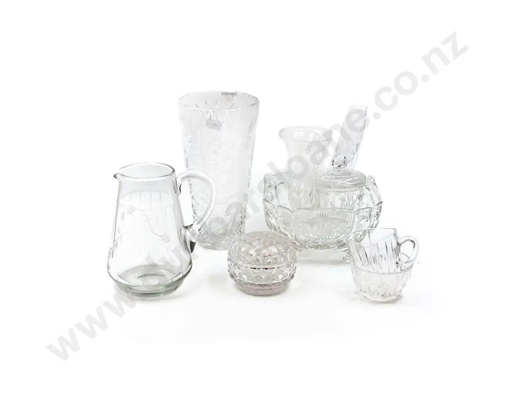 Qty of Assorted Crystal and Glassware Image 1++