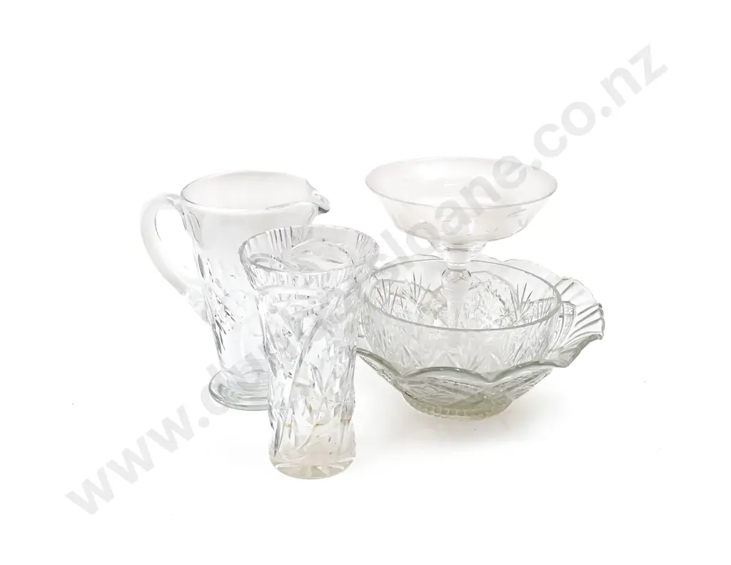 Qty of Assorted Crystal and Glassware Image 1++