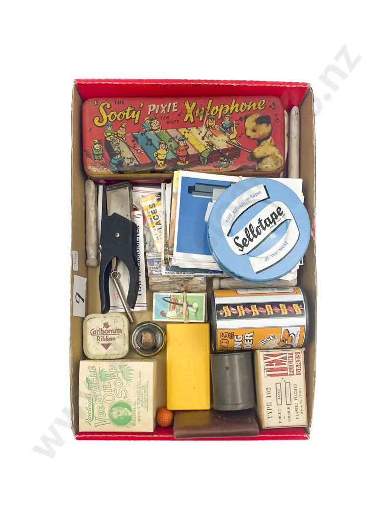 Box Qty of Assorted Vintage Image 1++