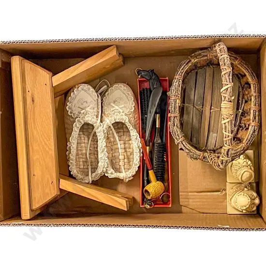 Box of Assorted Decorative Homewares