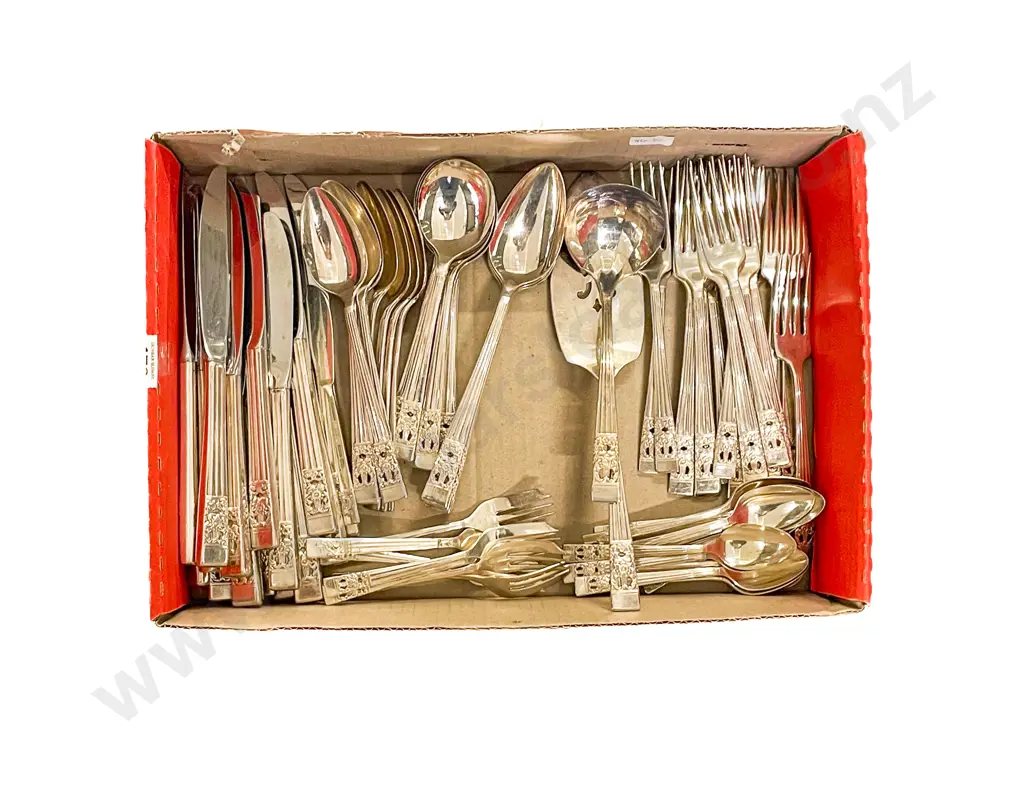 Box of Assorted Cutlery Image 1++