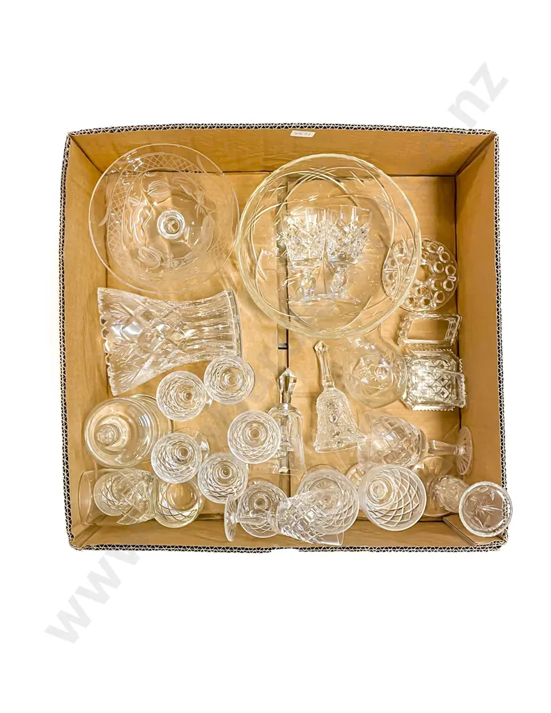 Box Qty of Assorted Crystal and Glassware Image 1++