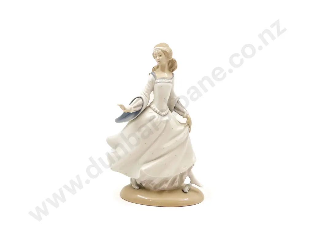 Lladro Figure "Cinderella" Image 1++