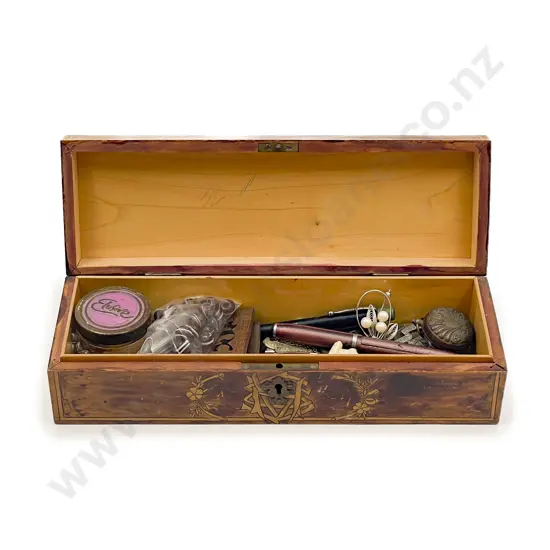 Qty of Assorted Vintage incl Soverign Case