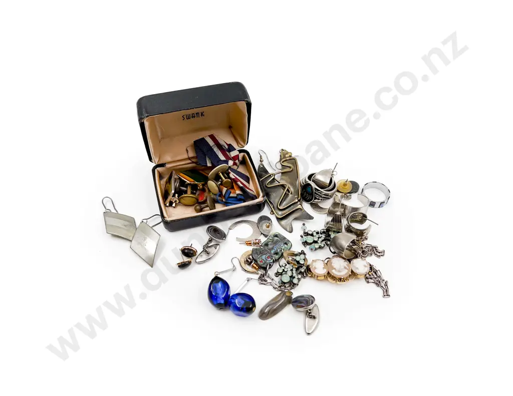 Qty of Assorted Costume Jewellery Image 1++