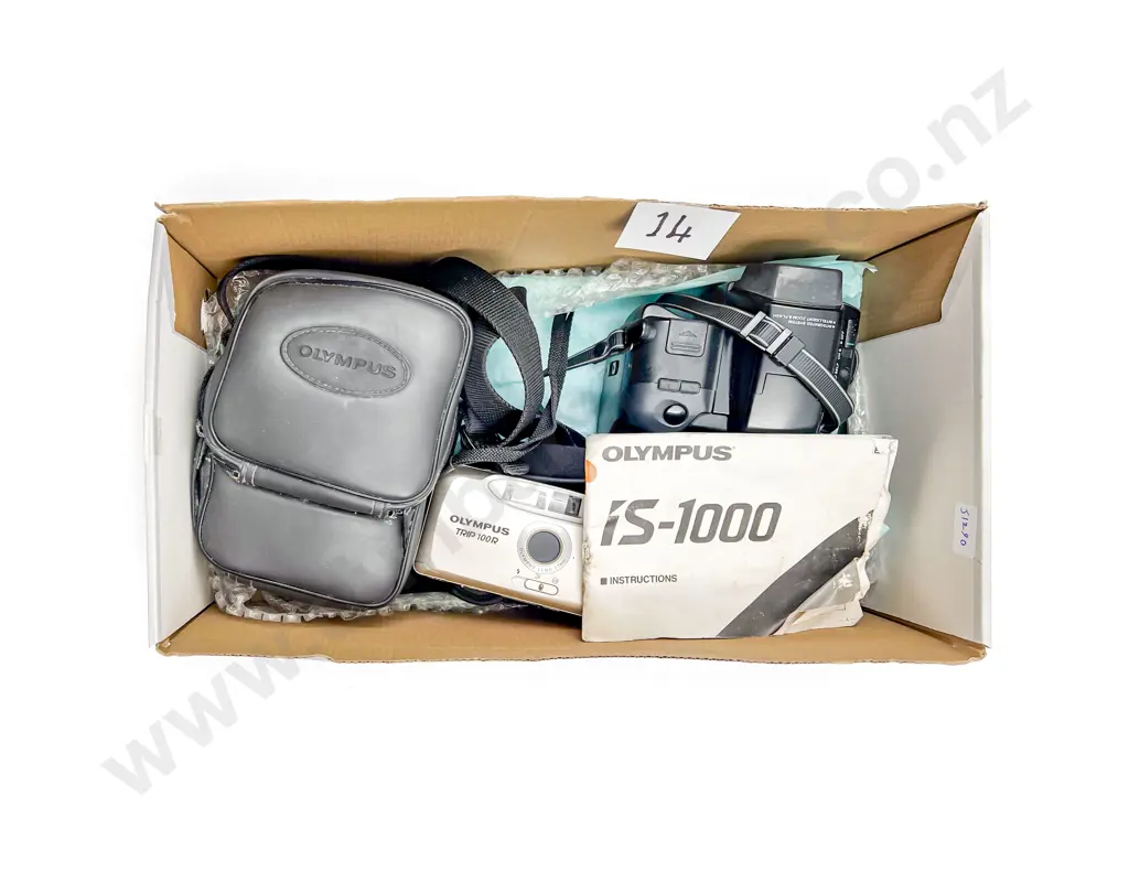 Quantity of Assorted Cameras Image 1++