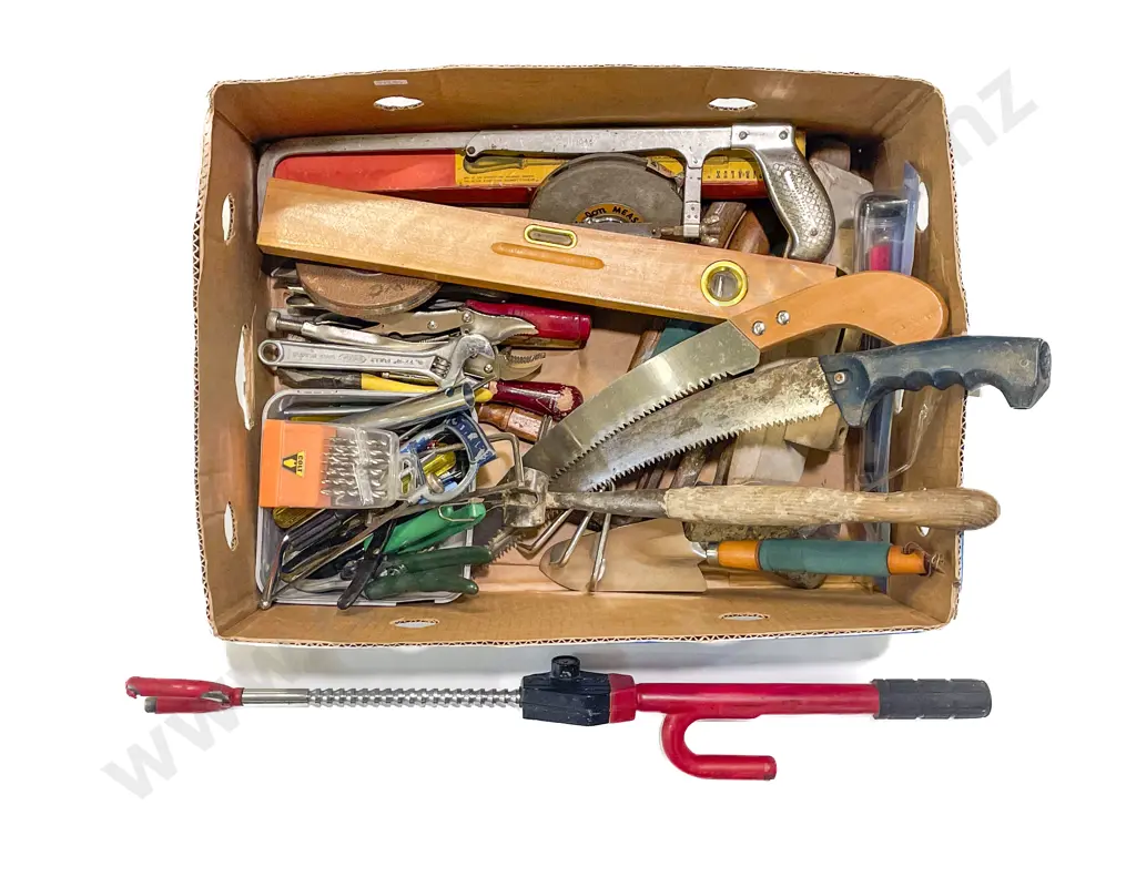 Box Assorted Tools Image 1++