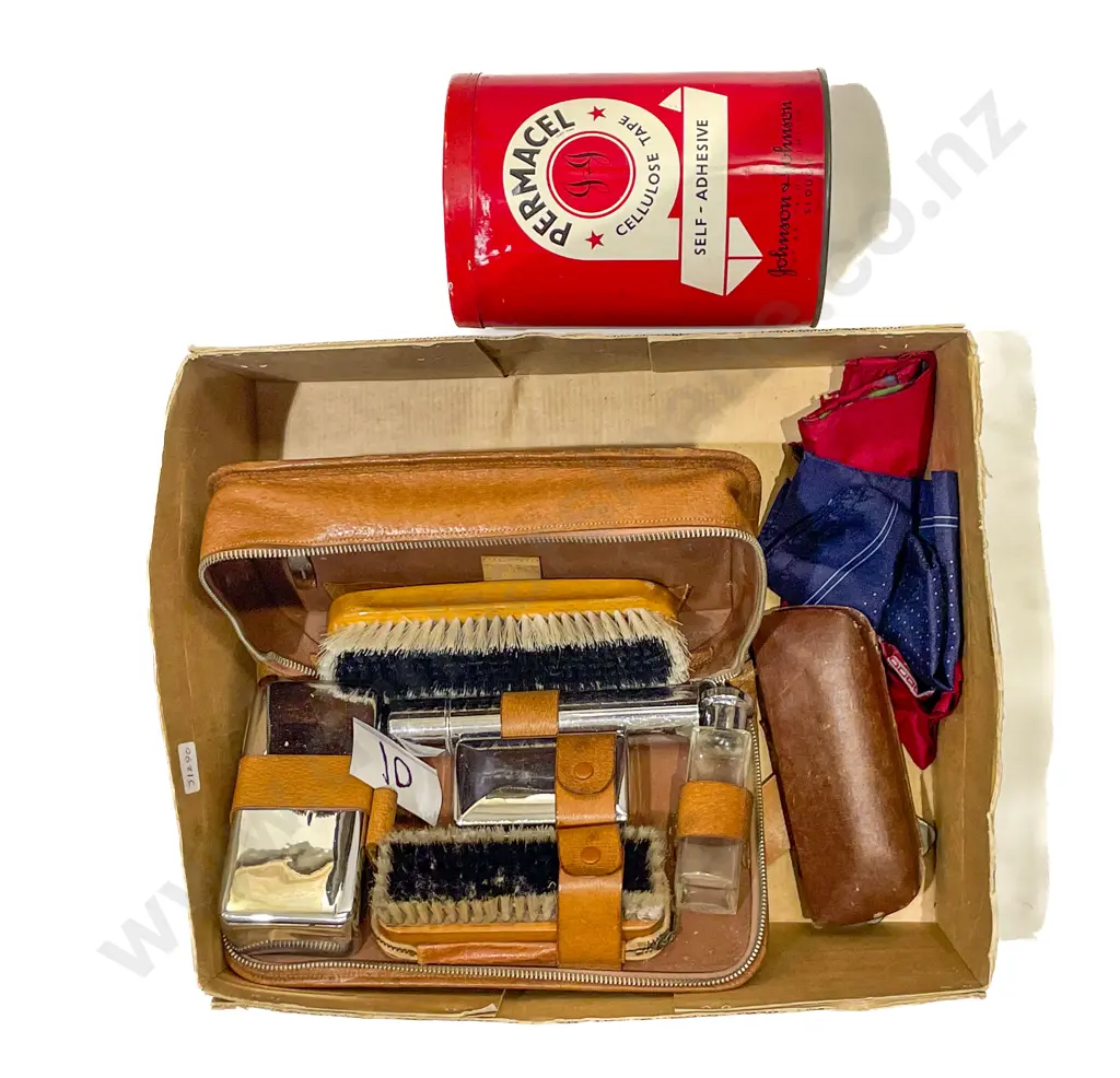 Box Assorted Vintage Including Cased Manicure Set Image 1++