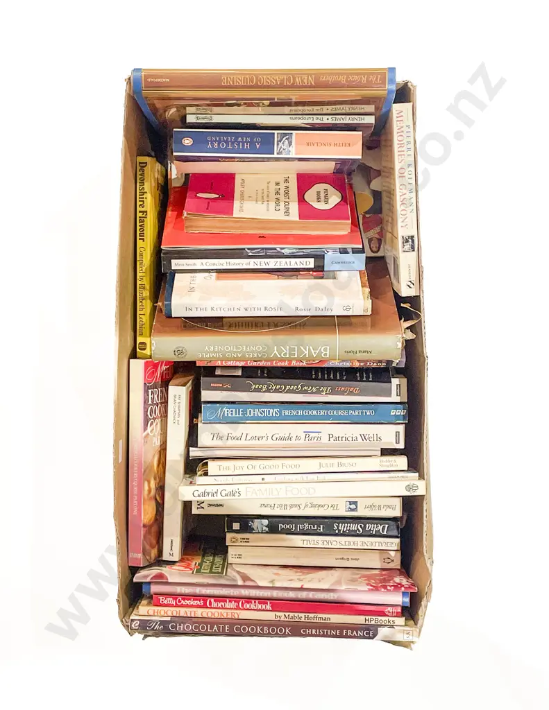 Box of Assorted Cookery Books Image 1++