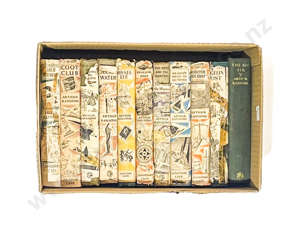 Eleven Assorted Arthur Ransome Books Image 1++