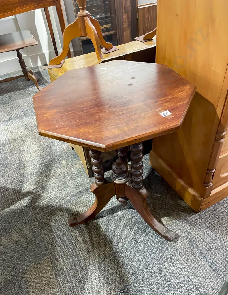 Octagonal Side Table with Bobin-Turn Supports Image 1++