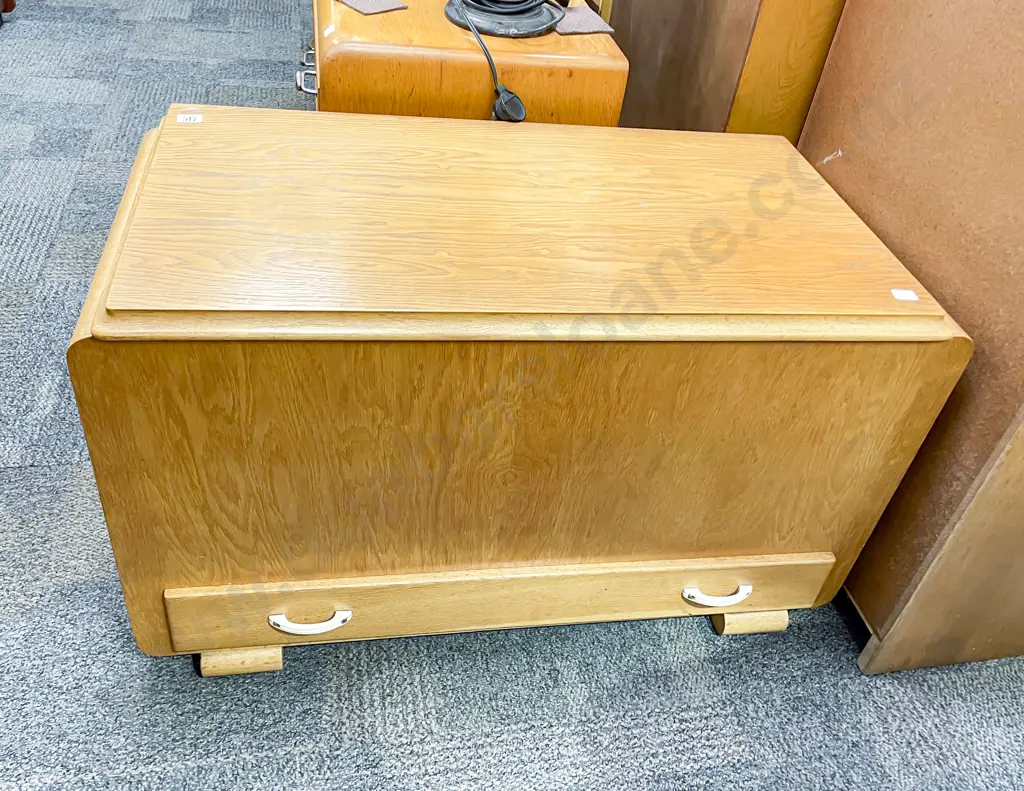 Oak Blanket Chest with Single Drawer to Base Image 1++