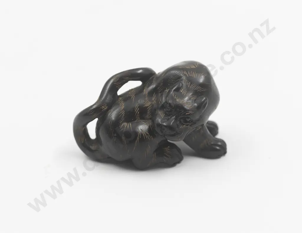 Japanese Wood Netsuke Of A Tiger Image 1++