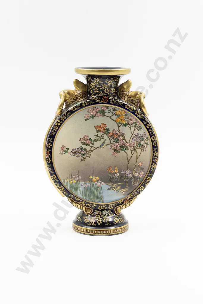 A Fine Meiji Period Satsuma vase by Kinkozan Image 1++