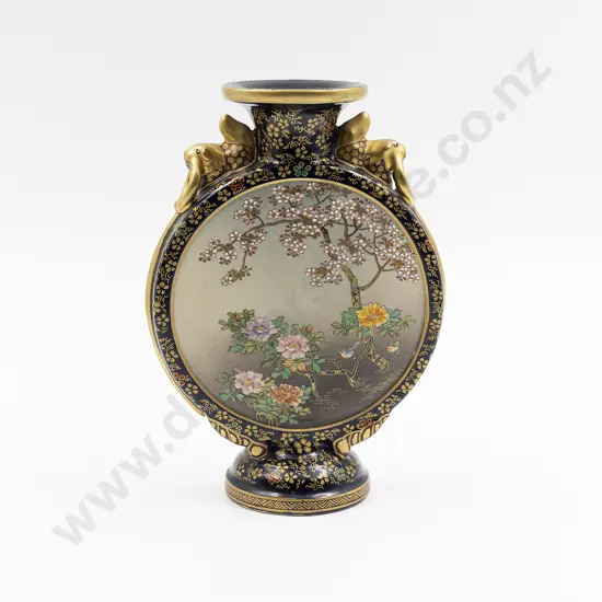 A Fine Meiji Period Satsuma vase by Kinkozan