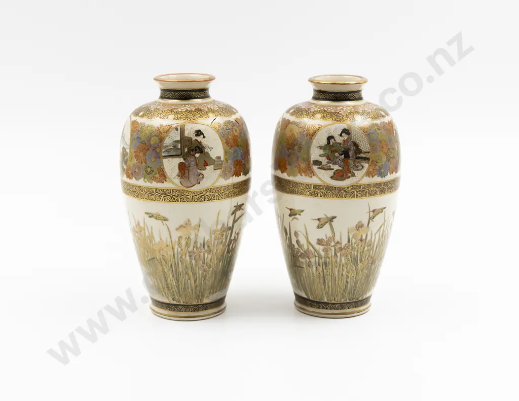 A Pair Of Satsuma Meiji Period Vases by Eizan Kawamoto Image 1++