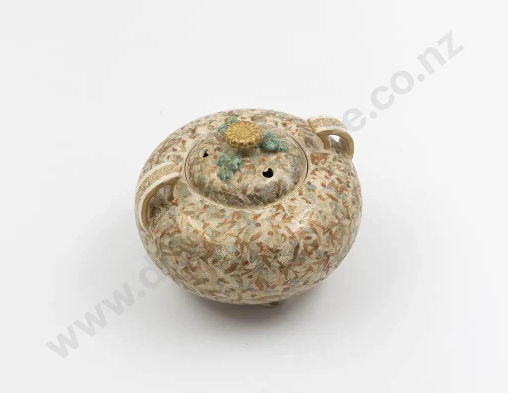 A Japanese Meiji Period Satsuma Koro Image 1++