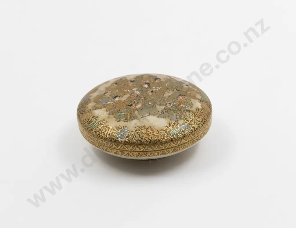 A Japanese Satsuma Meiji Period Kōgō (incense box) by Yaki Hododa Image 1++