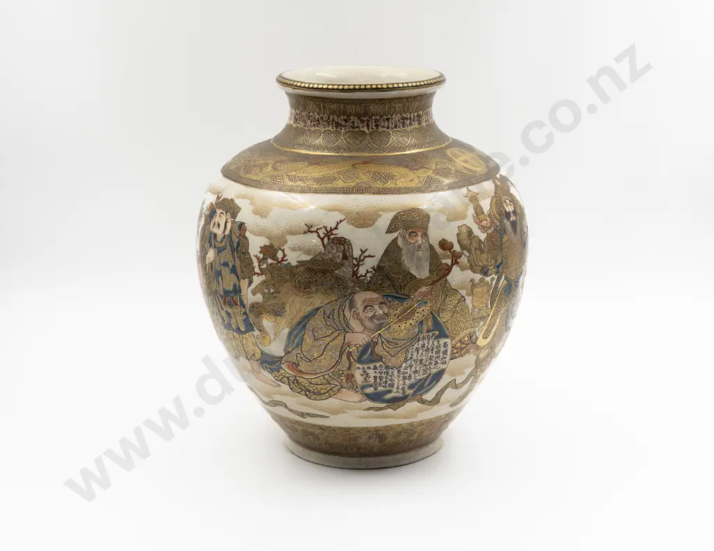 A Large and Impressive Japanese Meiji Period Satsuma Ovoid Vase by Gyokusen Image 1++