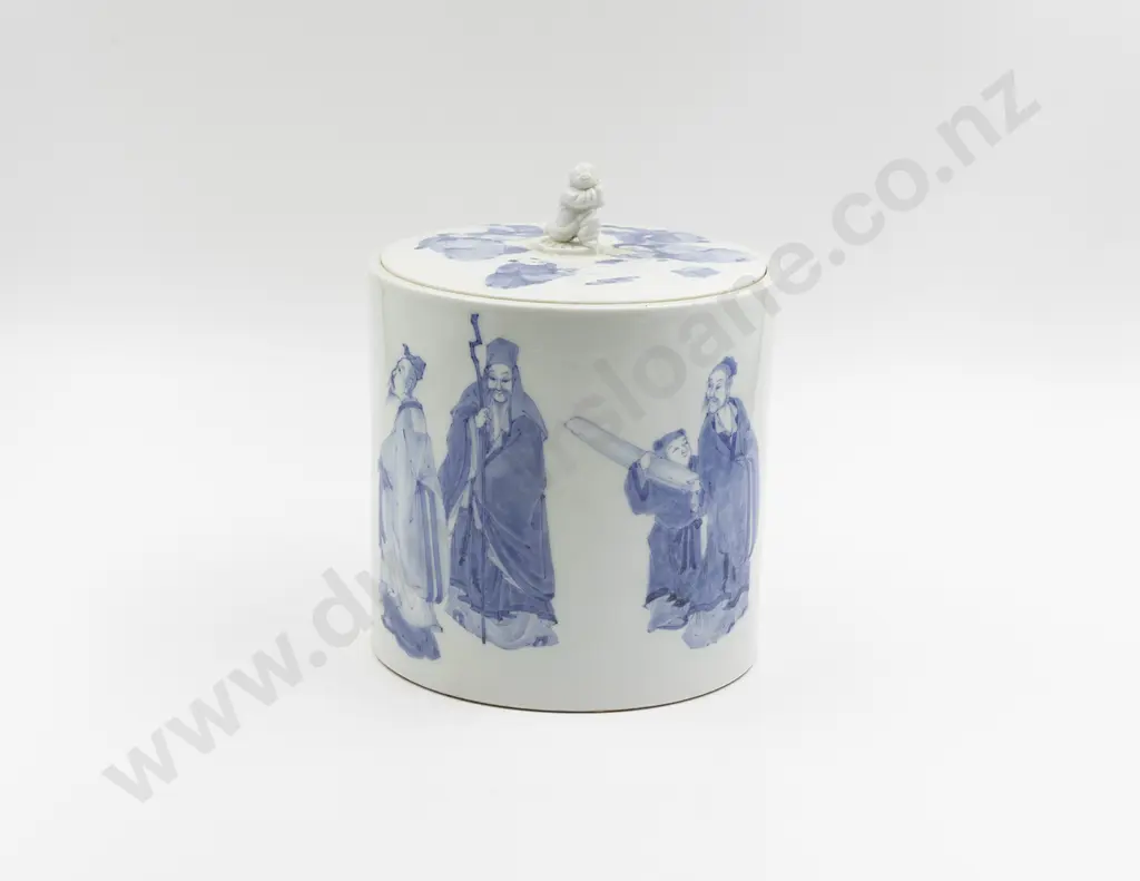 A Fine Large 18th Century Japanese Hirado Ware Porcelain Mizusashi (Water Jar) And Cover Image 1++