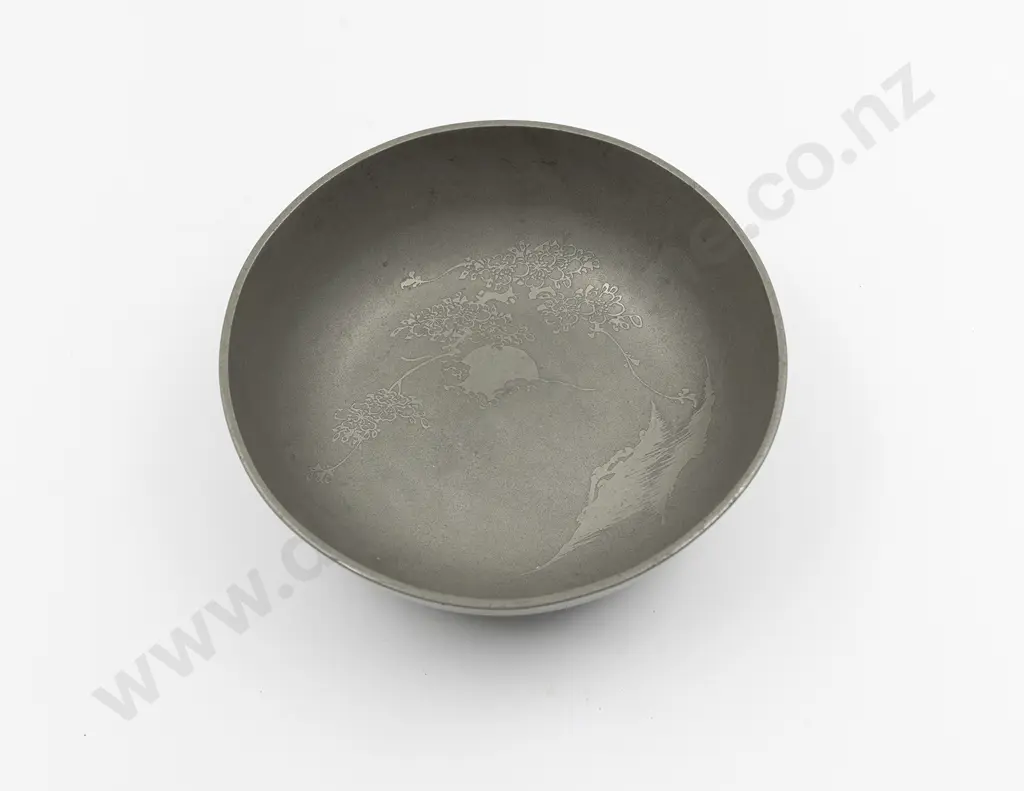 A Fine Japanese Pewter Bowl by Yamazaki Image 1++