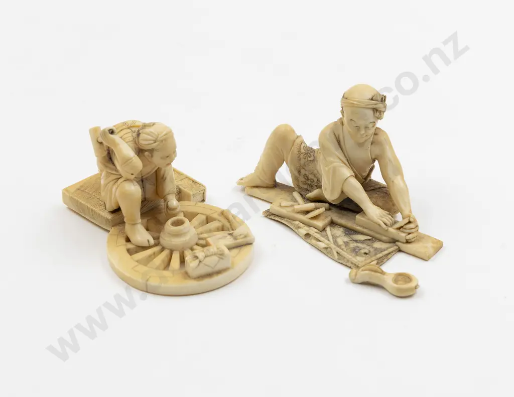 Signed Ivory Figure of a Wheel Maker and Woodworker 8.5cm Image 1++