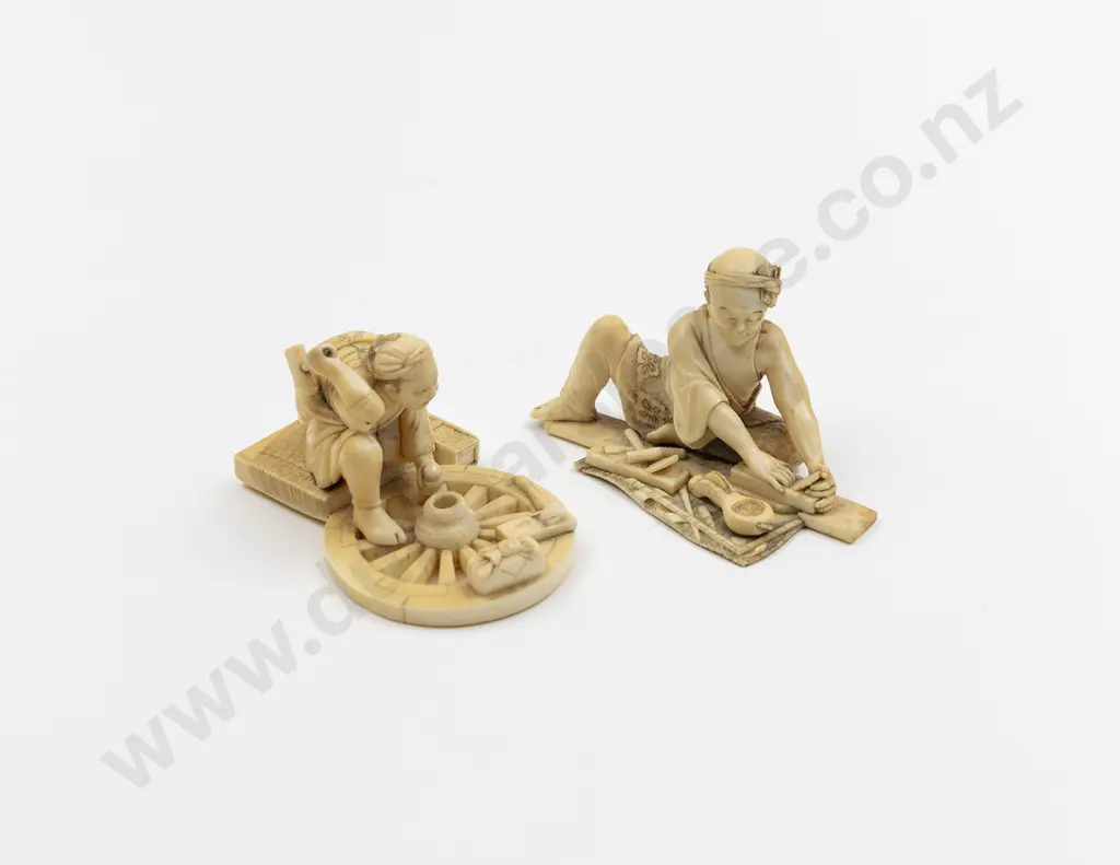 Signed Ivory Figure of a Wheel Maker and Woodworker 8.5cm Image 1++