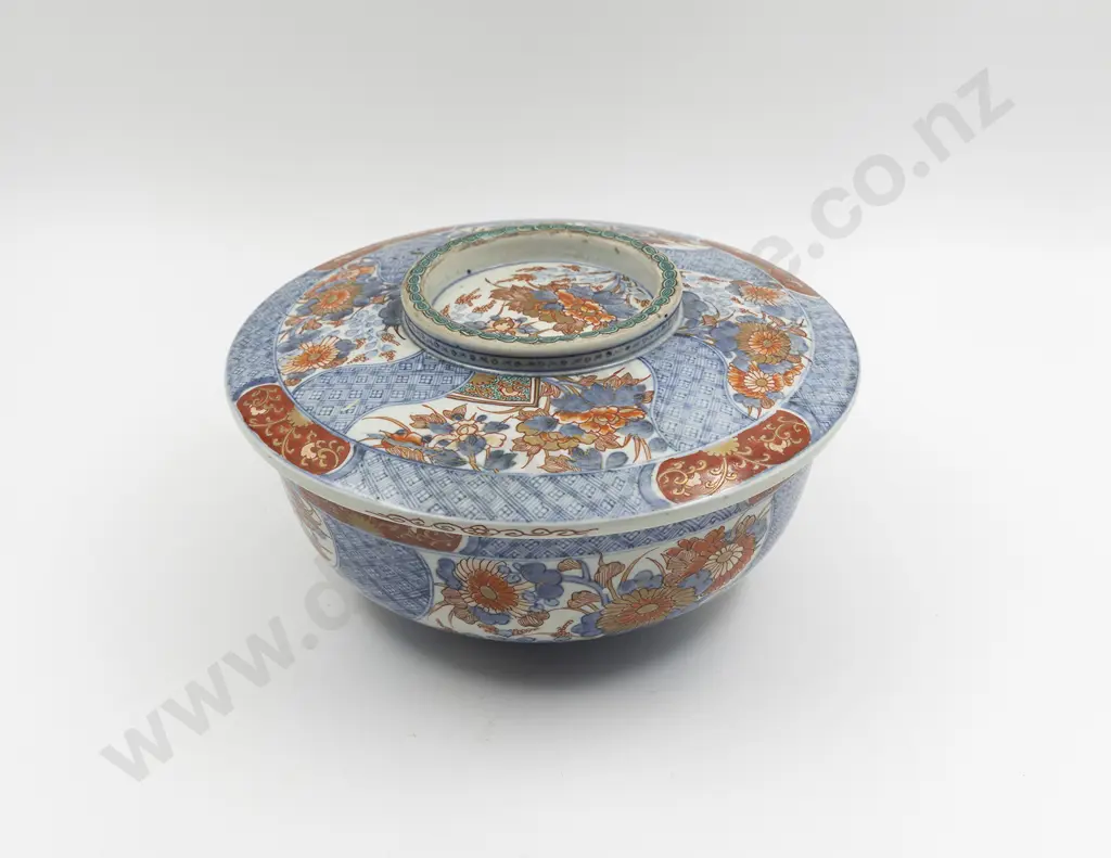 A Large 19th Century Chinese Imari bowl Image 1++