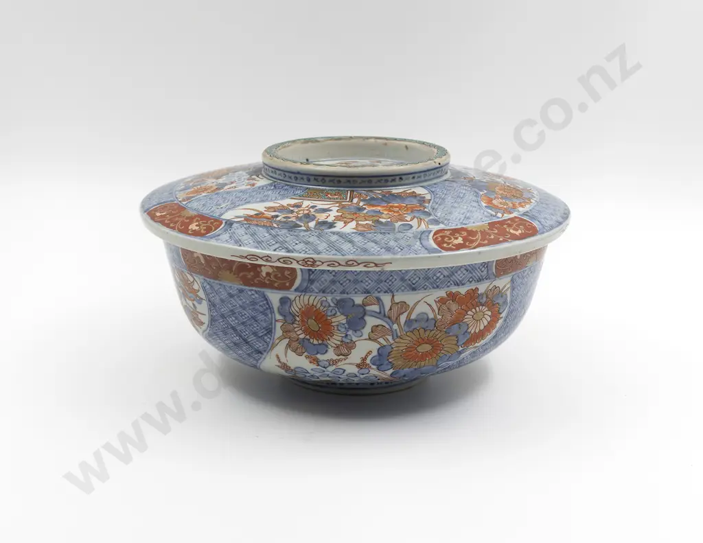 A Large 19th Century Chinese Imari bowl Image 1++