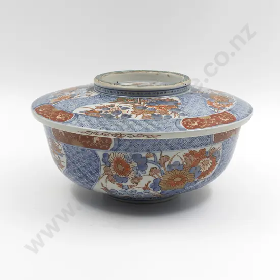 A Large 19th Century Chinese Imari bowl