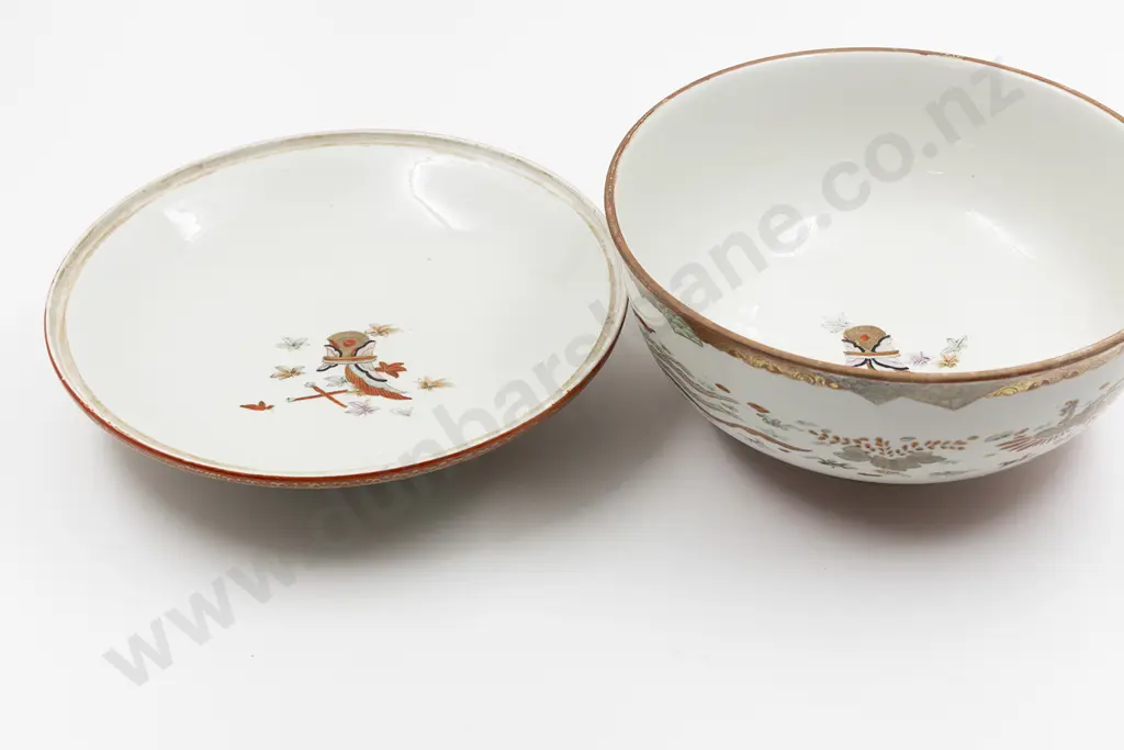 A Japanese Meiji Period Kutani Porcelain Lidded Bowl Image 1++