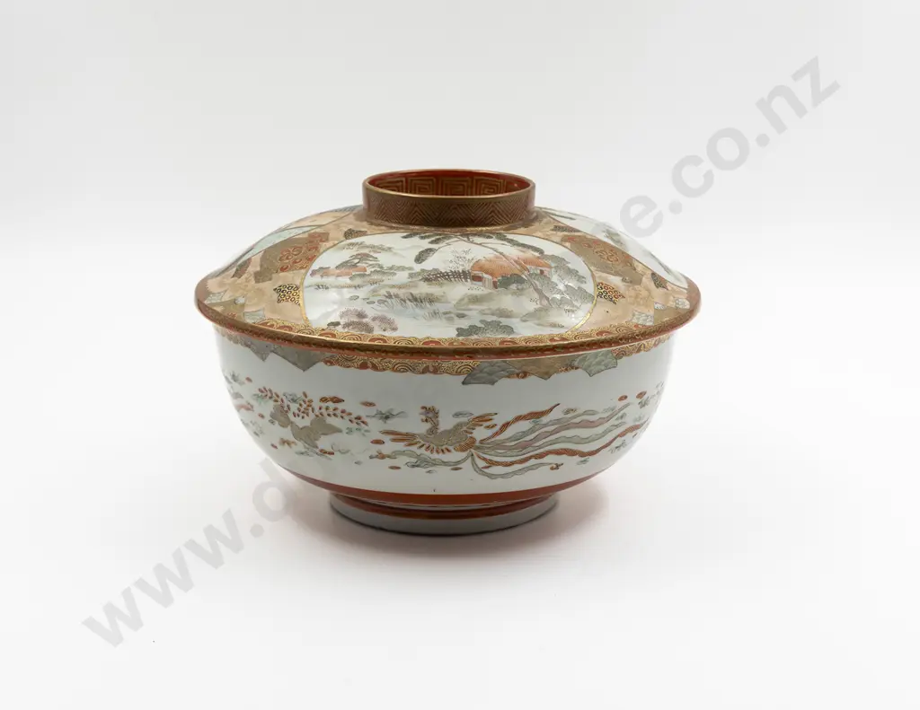 A Japanese Meiji Period Kutani Porcelain Lidded Bowl Image 1++