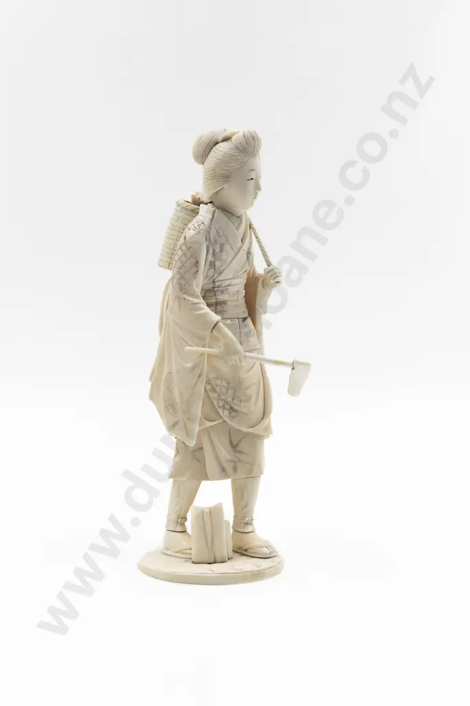 Japanese Carved Ivory Figure of a Gardener Image 1++