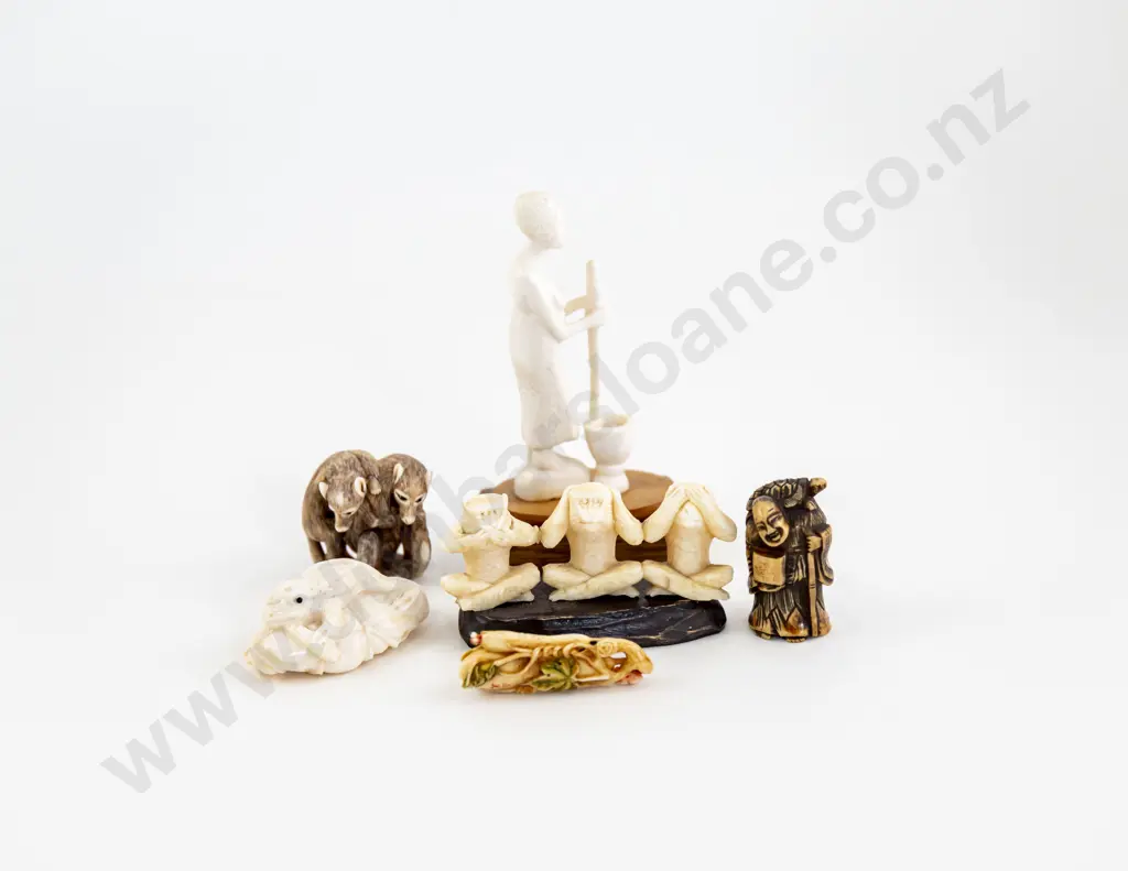 Two Netsuke And Four Small Ornaments Image 1++