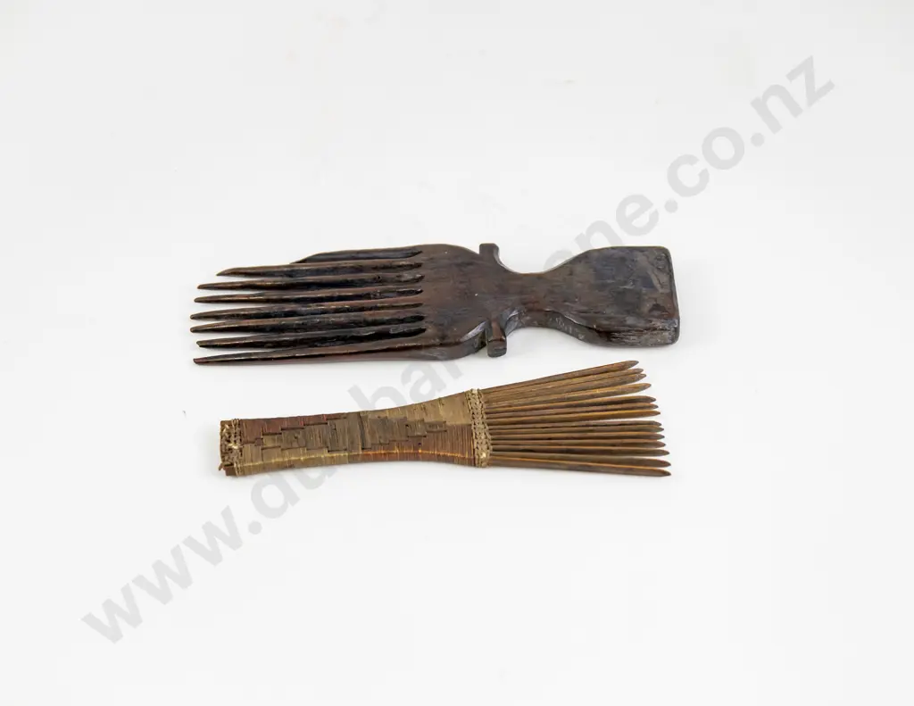 A Maori folk Art Comb And a Solomon Islands Comb Image 1++
