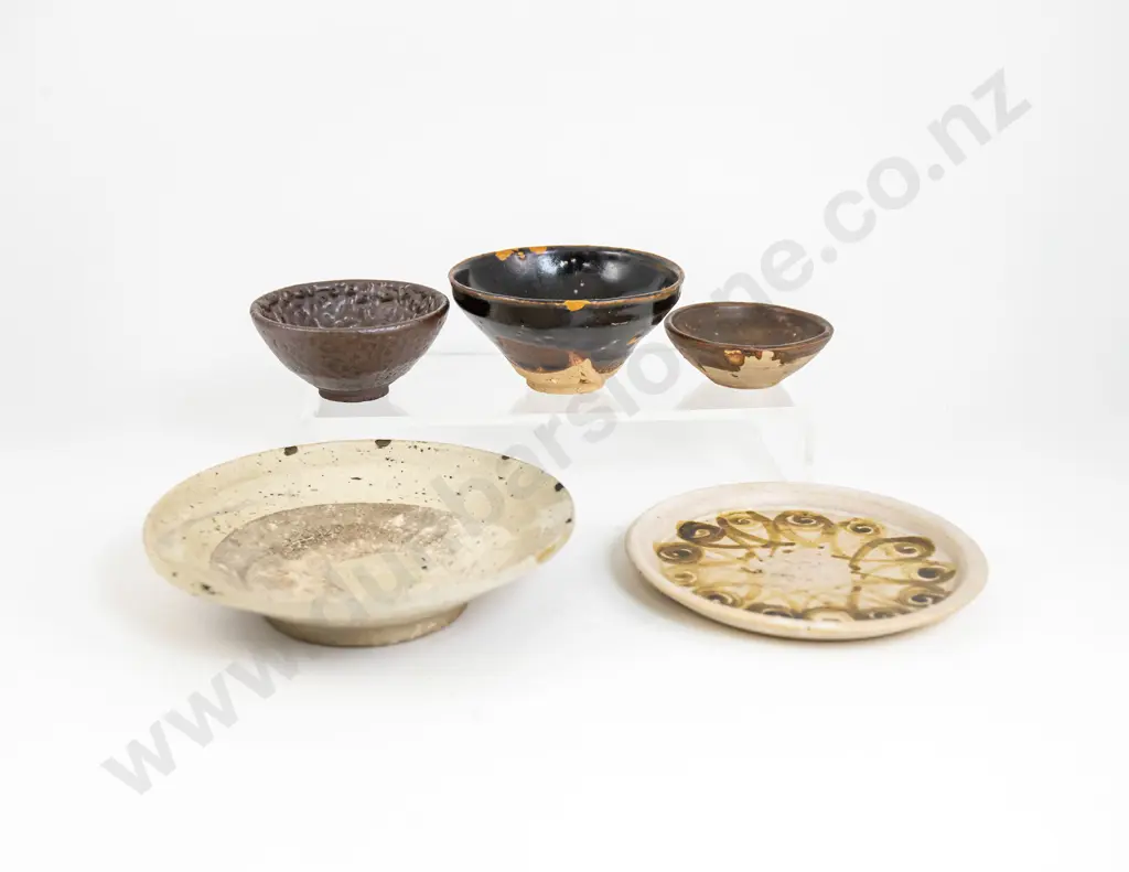 Five Assorted Japanese Ceramics Image 1++