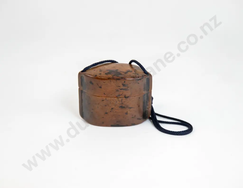 A Japanese Lacquered Inro Image 1++