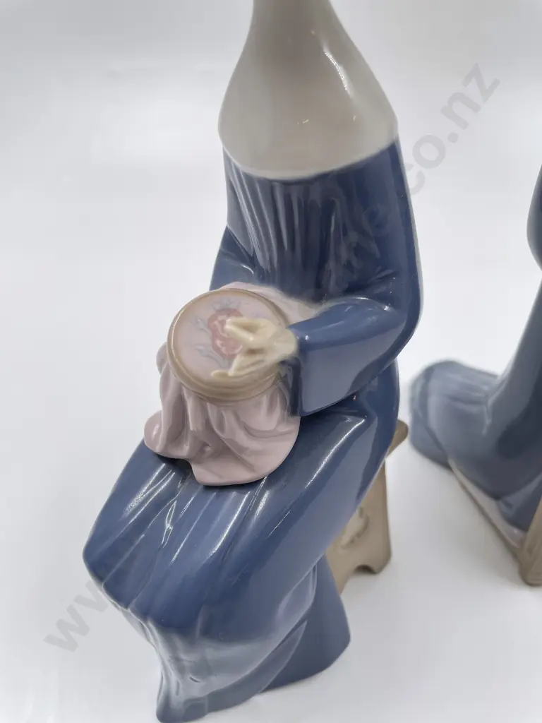 Two Lladro Nuns Image 1++