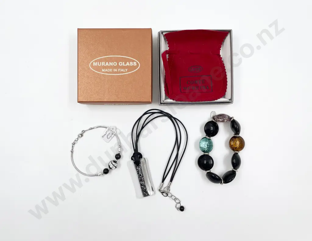 New Murano Glass Made in Italy Necklace and Two Bracelets Image 1++