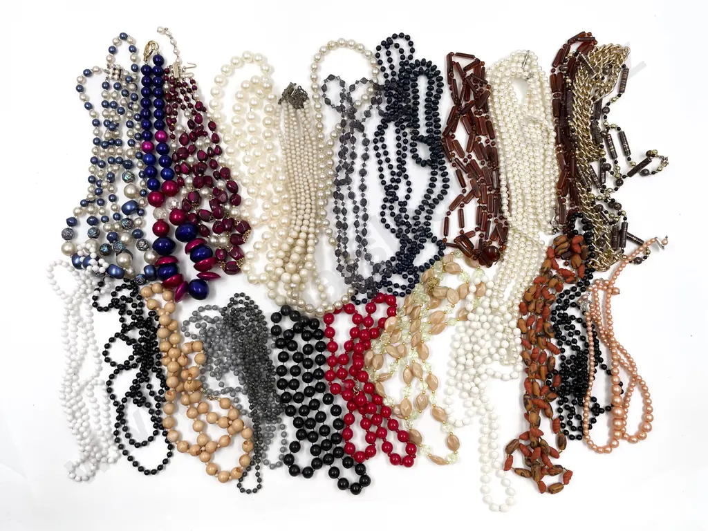 Quantity of Assorted Costume Necklaces Image 1++