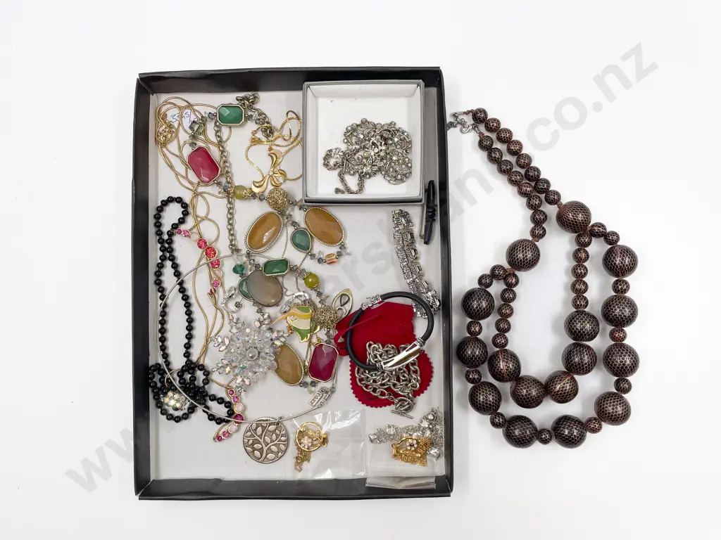 Collection of Costume Jewellery Image 1++