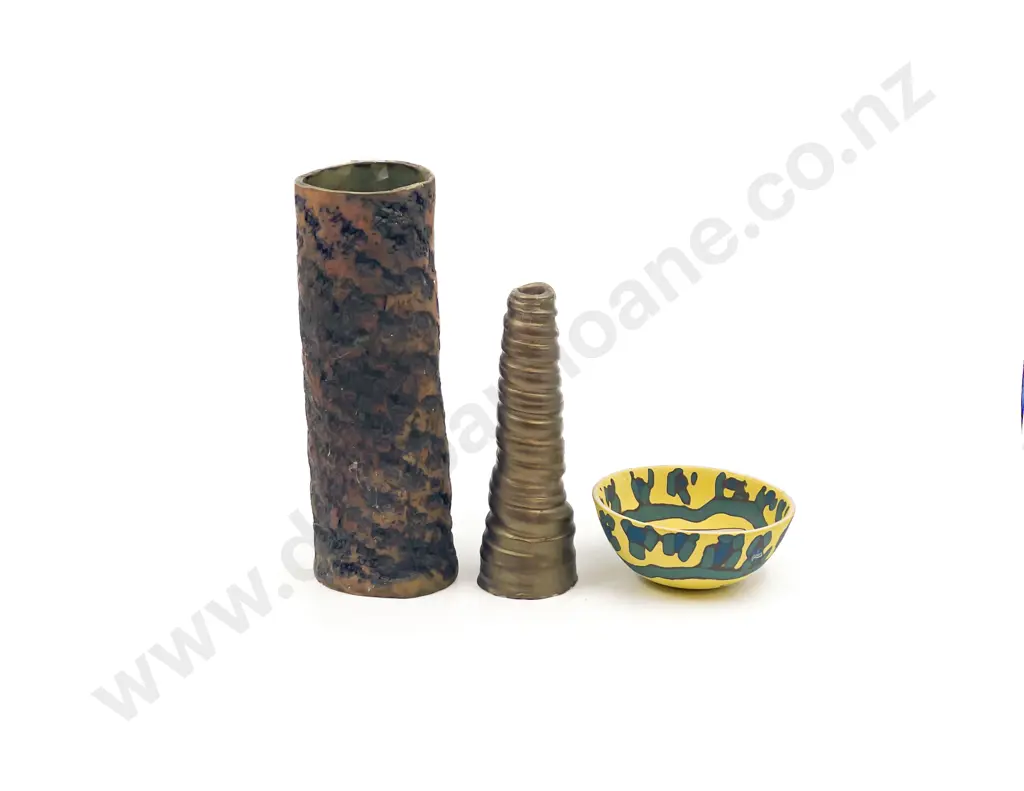 Three Pieces of Assorted Pottery Image 1++