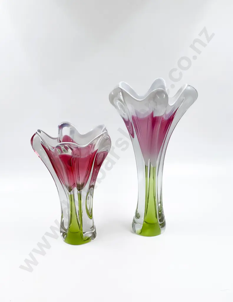 Graduated Pair of Murano Glass Vases Image 1++