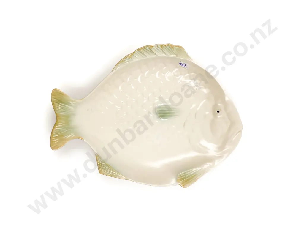 Seven Assorted Shorter & Sons Fish Plates together with Gravy Jug and Dish Image 1++
