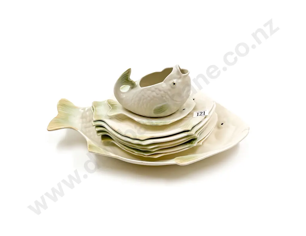Seven Assorted Shorter & Sons Fish Plates together with Gravy Jug and Dish Image 1++