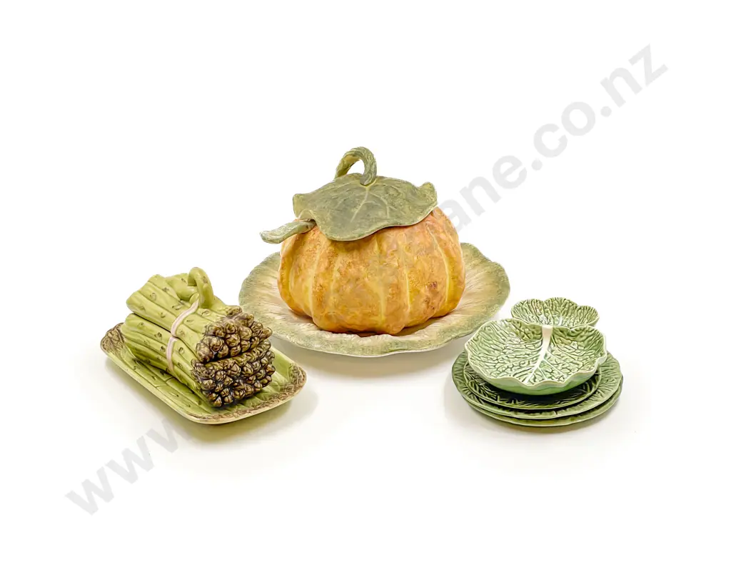 Qty of Assorted Vegetable Form Dishes etc. Image 1++